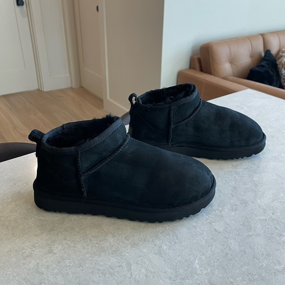UGG Ultra Mini Classic Boot Black Size 6 US - Picture 8 of 14